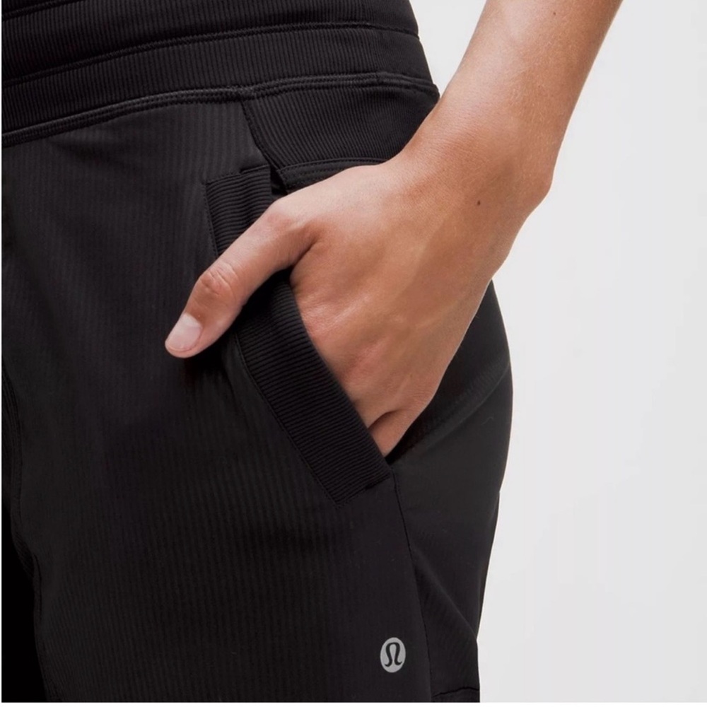 Lululemon Dance Studio Pant Size 6 Black - Picture 2 of 8